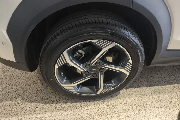 Used Lynk & Co 06 2025 Renew 1.5T Halo Exterior 2