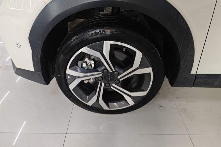 Used Lynk & Co 06 2025 Renew 1.5T Halo Exterior 4