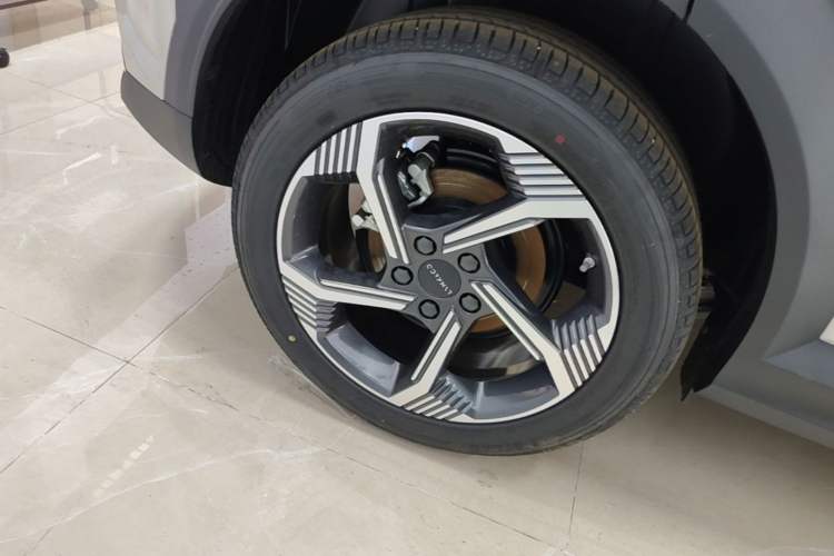Used Lynk & Co 06 2025 Renew 1.5T Pro Exterior 5