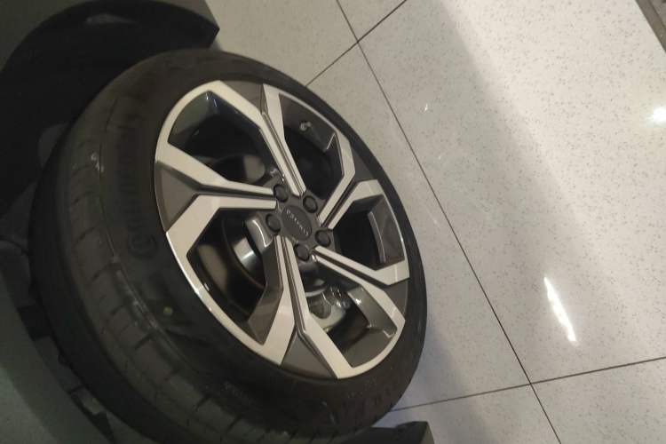 Used Lynk & Co 06 2025 Renew 1.5T Halo Exterior 7
