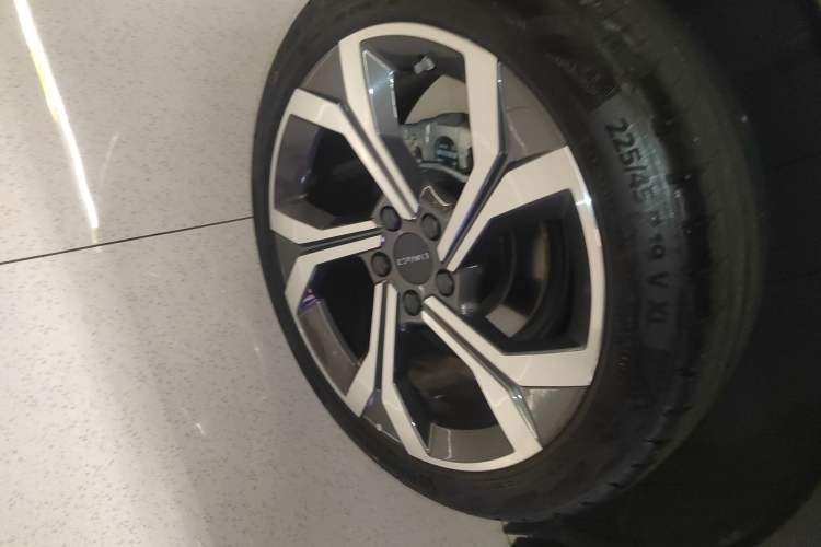 Used Lynk & Co 06 2025 Renew 1.5T Halo Exterior 8