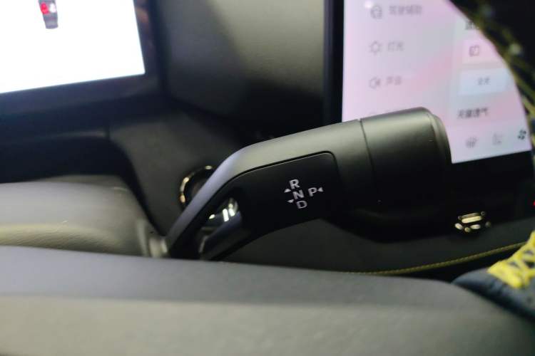 Used Lynk & Co 06 2025 Renew 1.5T Halo Gear Lever