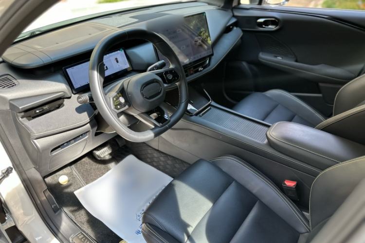 Used Lynk & Co 06 2025 Renew 1.5T Halo Interior 1
