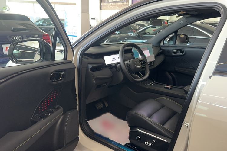 Used Lynk & Co 06 2025 Renew 1.5T Halo Interior 2