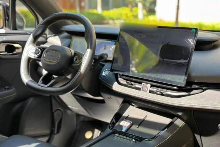 Used Lynk & Co 06 2025 Renew 1.5T Halo Interior 4