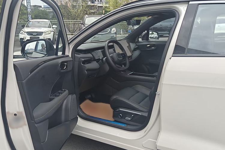 Used Lynk & Co 06 2025 Renew 1.5T Halo Interior 6