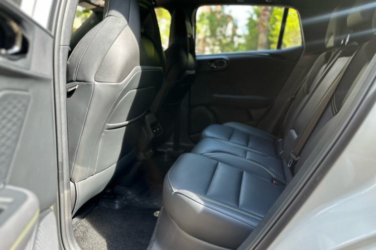 Used Lynk & Co 06 2025 Renew 1.5T Halo Interior 8