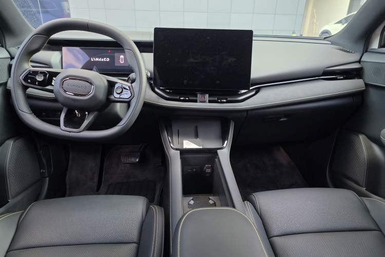 Used Lynk & Co 06 2025 Renew 1.5T Halo Interior 8