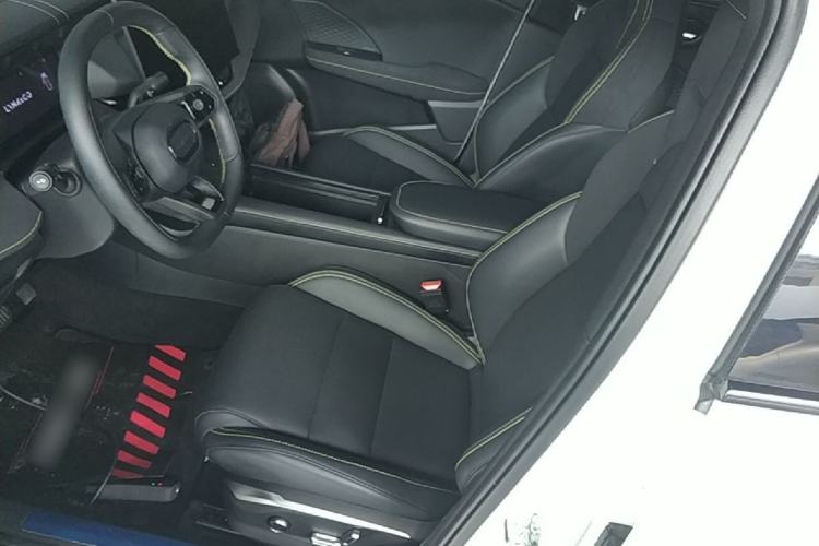 Used Lynk & Co 06 2025 Renew 1.5T Halo Left Front Seat