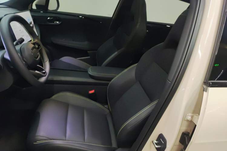 Used Lynk & Co 06 2025 Renew 1.5T Pro Left Front Seat
