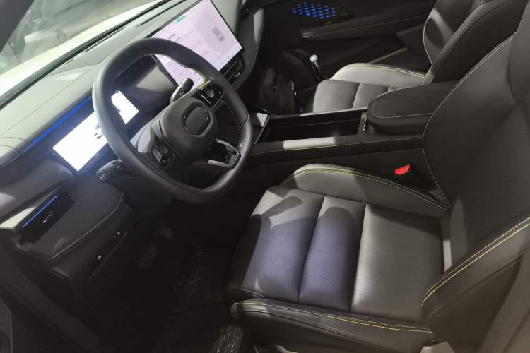 Used Lynk & Co 06 2025 Renew 1.5T Halo Left Front Seat