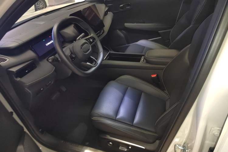 Used Lynk & Co 06 2025 Renew 1.5T Halo Left Front Seat