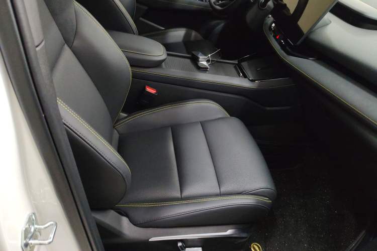 Used Lynk & Co 06 2025 Renew 1.5T Pro Right Front Seat