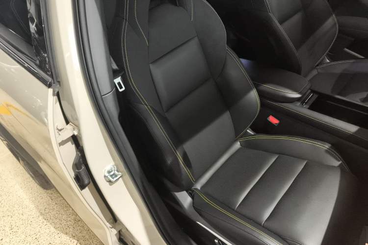 Used Lynk & Co 06 2025 Renew 1.5T Halo Right Front Seat