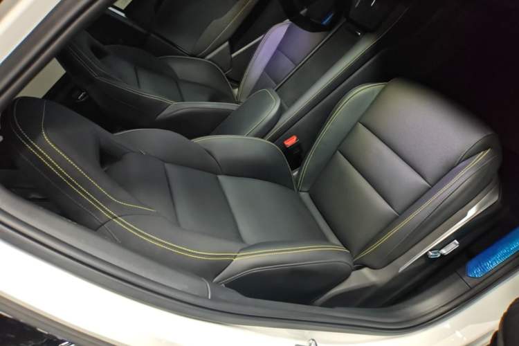 Used Lynk & Co 06 2025 Renew 1.5T Halo Right Front Seat