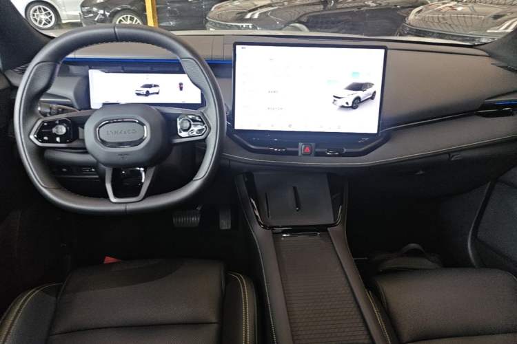 Used Lynk & Co 06 2025 Renew 1.5T Halo Center Console