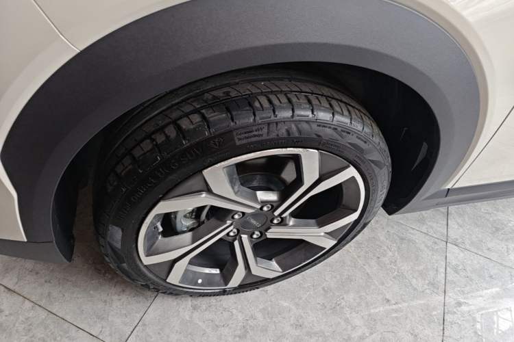 Used Lynk & Co 06 2025 Renew 1.5T Halo Exterior 4