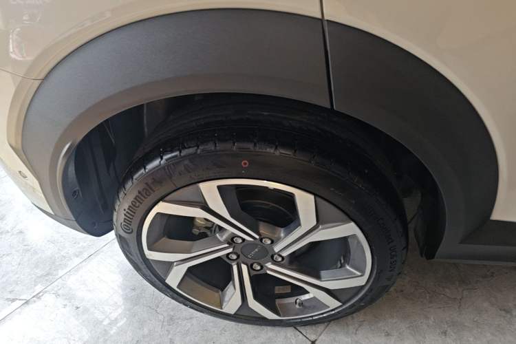 Used Lynk & Co 06 2025 Renew 1.5T Halo Exterior 5