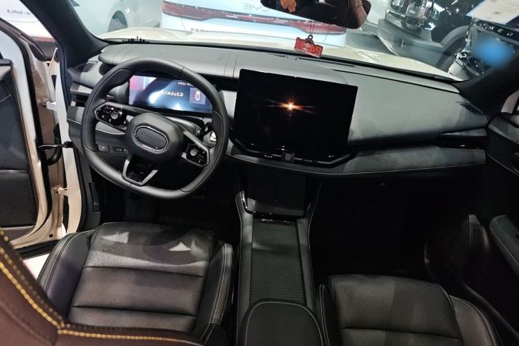 Used Lynk & Co 06 2025 Renew 1.5T Halo Interior 5