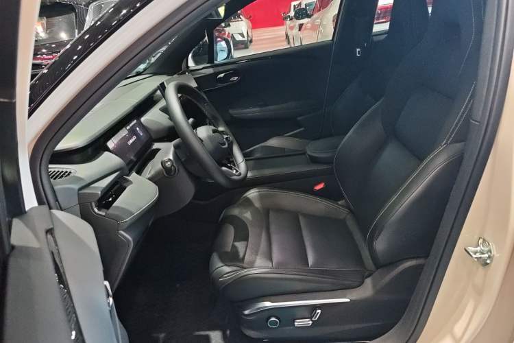 Used Lynk & Co 06 2025 Renew 1.5T Halo Left Front Seat