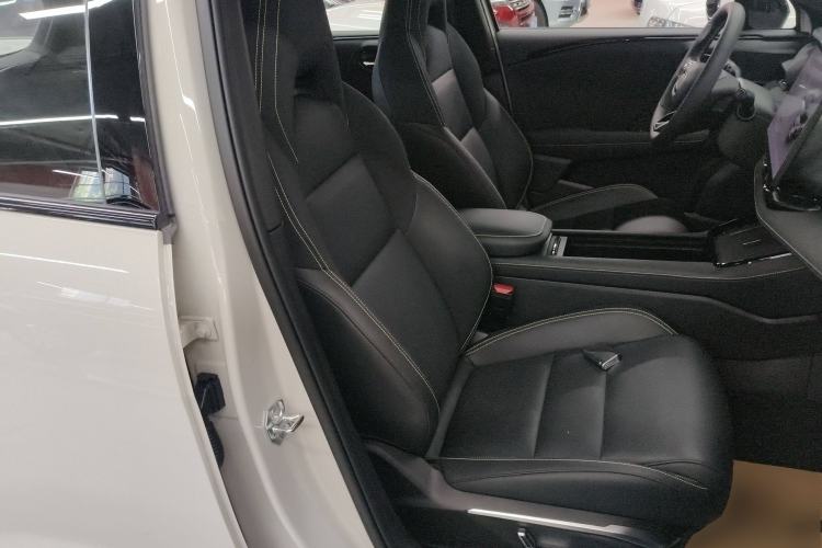 Used Lynk & Co 06 2025 Renew 1.5T Halo Right Front Seat