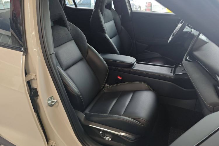 Used Lynk & Co 06 2025 Renew 1.5T Halo Right Front Seat
