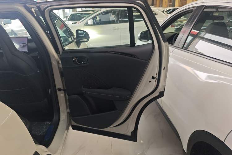 Used Lynk & Co 06 2025 Renew 1.5T Halo Right Rear Door Interior
