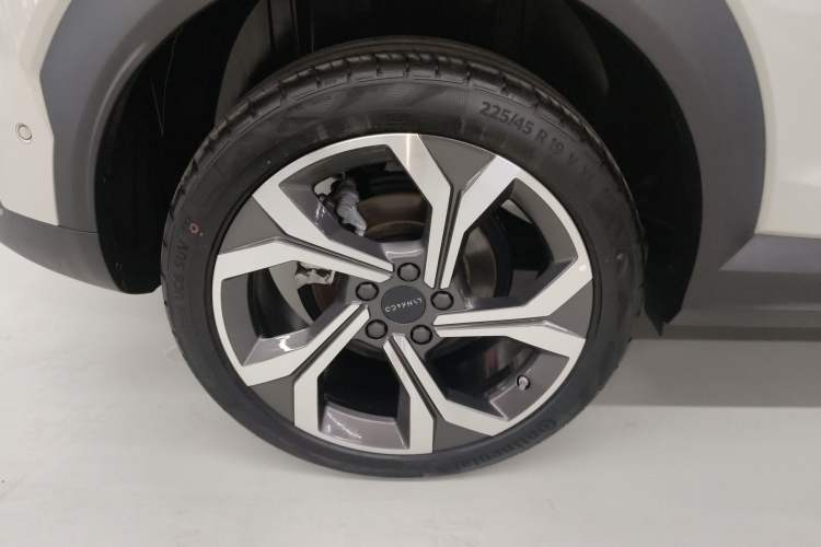 Used Lynk & Co 06 2025 Renew 1.5T Halo Right Rear Wheel Hub