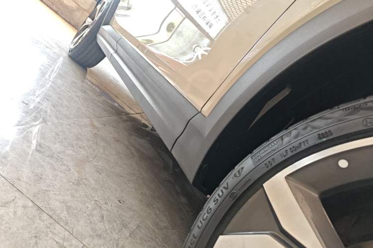 Used Lynk & Co 06 2025 Renew 1.5T Halo Right Side Sill