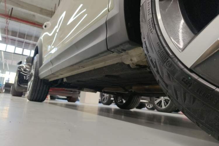Used Lynk & Co 06 2025 Renew 1.5T Halo Right Side Sill