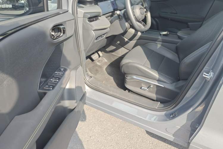 Used Lynk & Co 06 2026 Model Relive 1.5T Max Interior 3