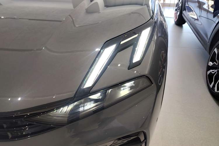 Used Lynk & Co 06 2026 Model Relive 1.5T Ultra Left Front Headlight