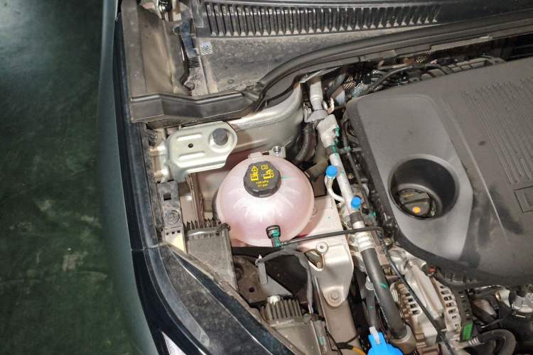 Used Lynk & Co 06 2026 Model Relive 1.5T Ultra Engine Bay Right