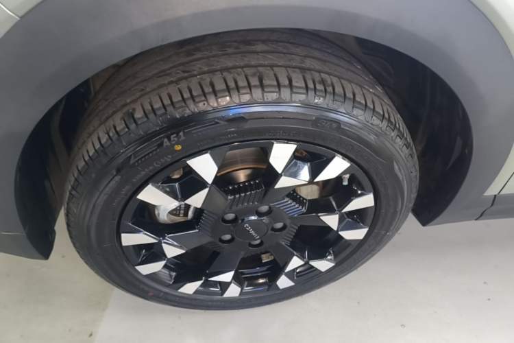 Used Lynk & Co 06 2026 Model Relive 1.5T Ultra Left Front Wheel Hub