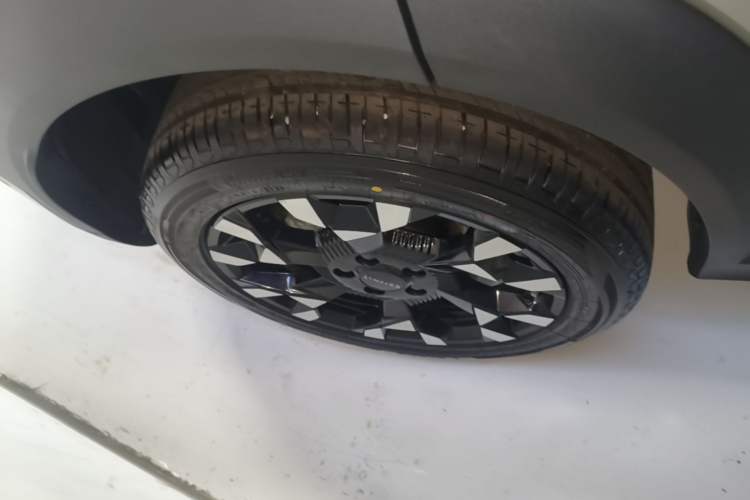Used Lynk & Co 06 2026 Model Relive 1.5T Ultra Right Rear Wheel Hub