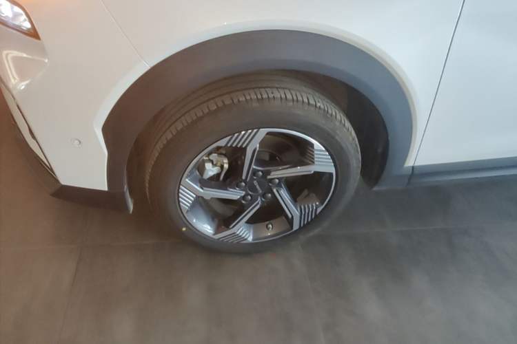 Used Lynk & Co 06 2026 Model Relive 1.5T Ultra Left Front Wheel Hub