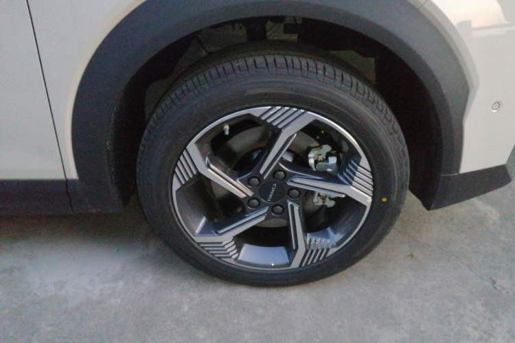 Used Lynk & Co 06 2026 Model Relive 1.5T Ultra Right Front Wheel Hub