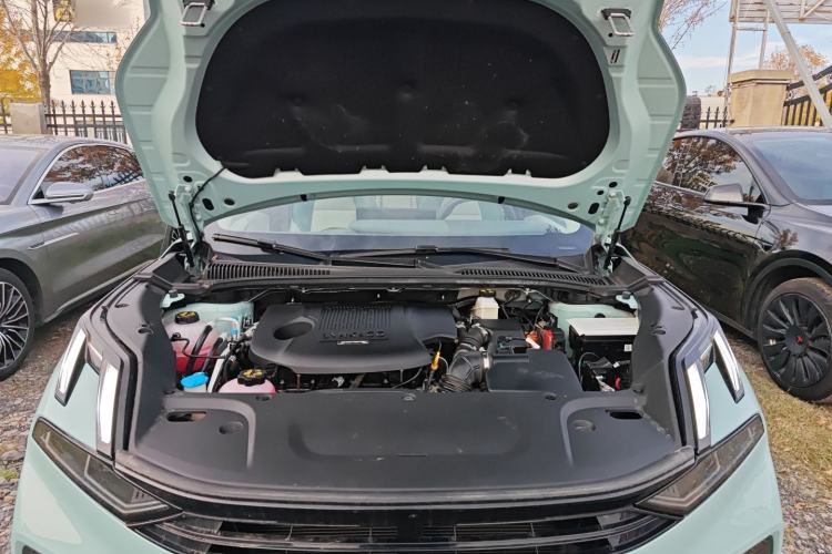 Used Lynk & Co 06 EM-P 2023 EM-P 126 Long-Range Halo Engine Bay
