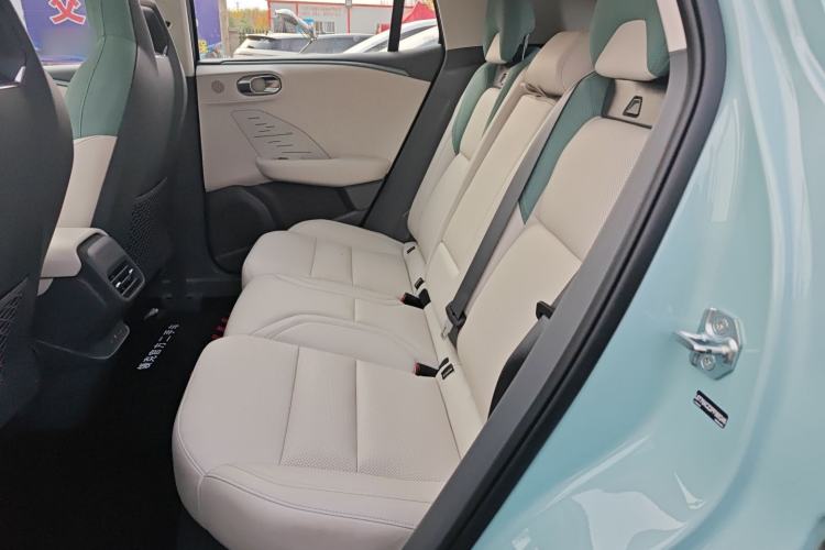 Used Lynk & Co 06 EM-P 2023 EM-P 126 Long-Range Halo Interior 4