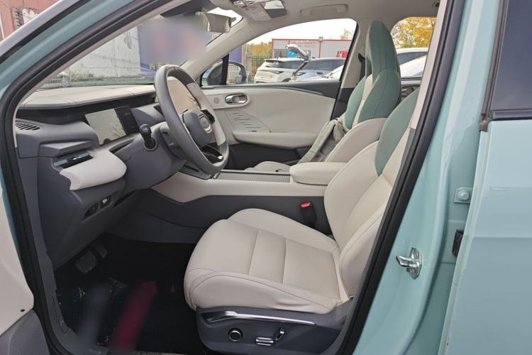 Used Lynk & Co 06 EM-P 2023 EM-P 126 Long-Range Halo Left Front Seat