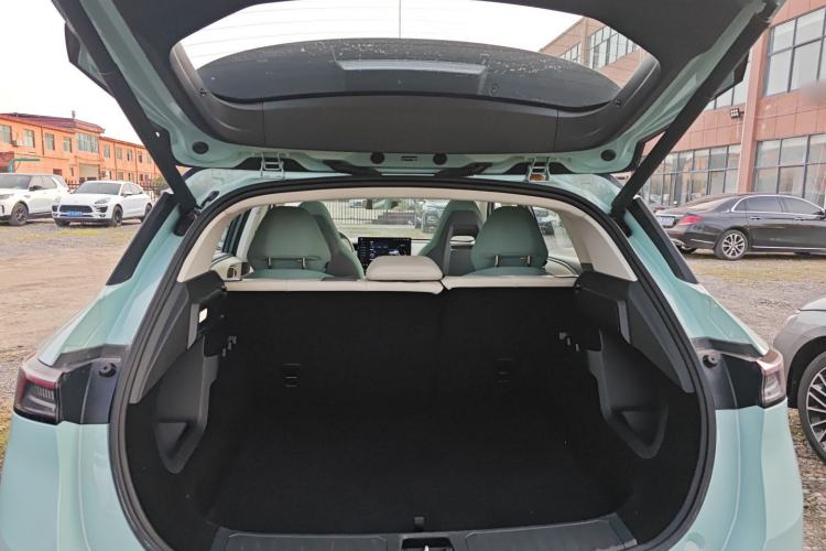 Used Lynk & Co 06 EM-P 2023 EM-P 126 Long-Range Halo Trunk