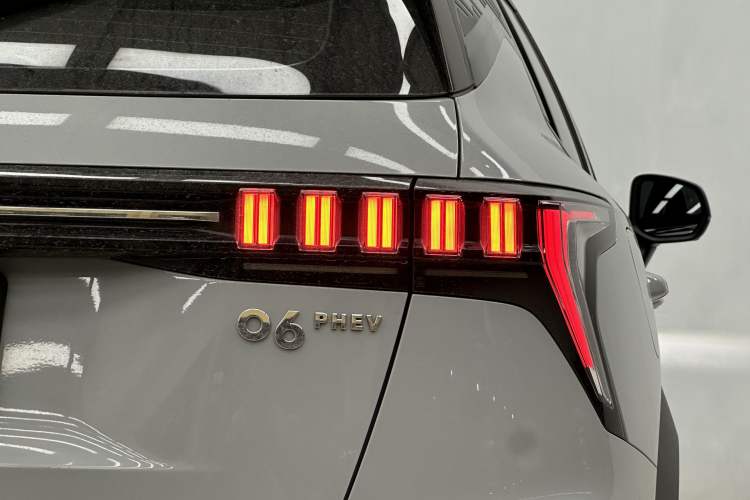 Used Lynk & Co 06 EM-P 2022 PHEV 84 km Range Pro Version Exterior 6