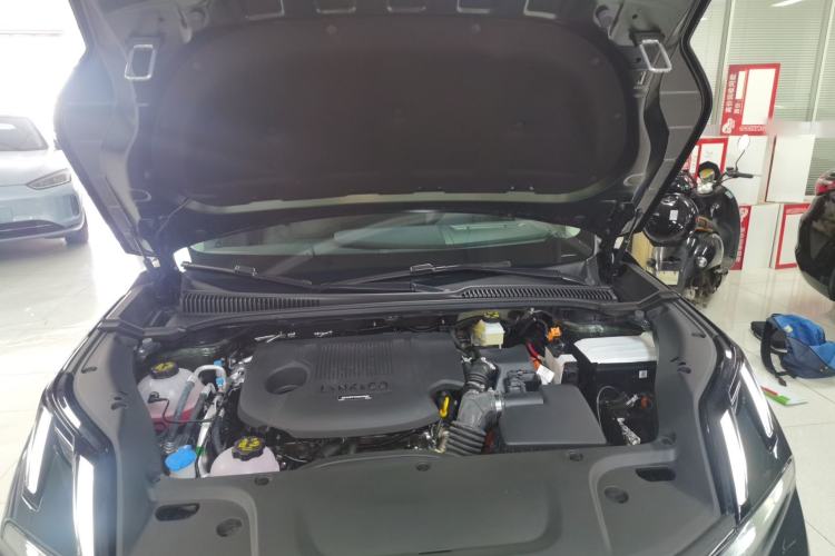 Used Lynk & Co 06 EM-P 2025 EM-P 126 Long-Range Halo Engine Bay