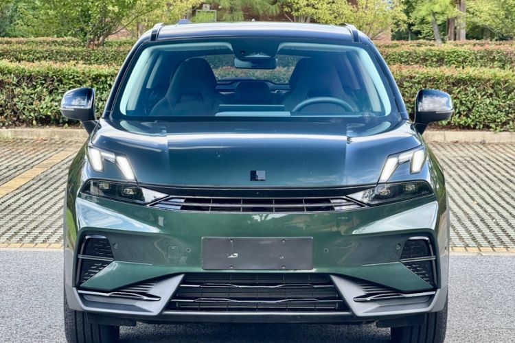 Used Lynk & Co 06 EM-P 2025 EM-P 126 Long-Range Halo Exterior 5