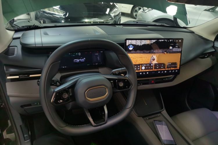 Used Lynk & Co 06 EM-P 2025 EM-P 126 Long-Range Halo Interior 2
