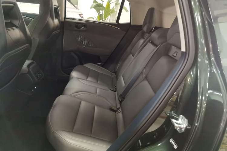Used Lynk & Co 06 EM-P 2025 EM-P 126 Long-Range Halo Interior 4