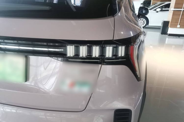 Used Lynk & Co 06 EM-P 2023 1.5T Remix PHEV Shero Exterior 6