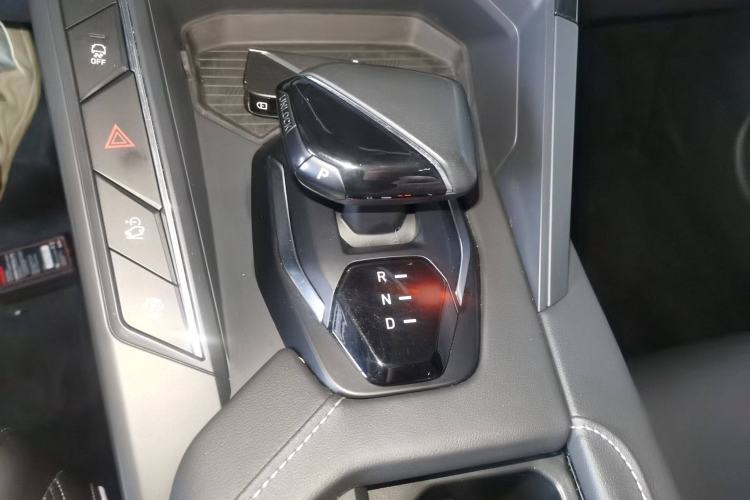 Used Lynk & Co 06 EM-P 2023 1.5T Remix PHEV Shero Gear Lever