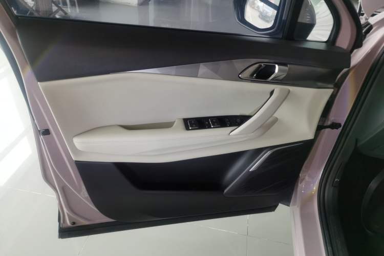 Used Lynk & Co 06 EM-P 2023 1.5T Remix PHEV Shero Interior 7