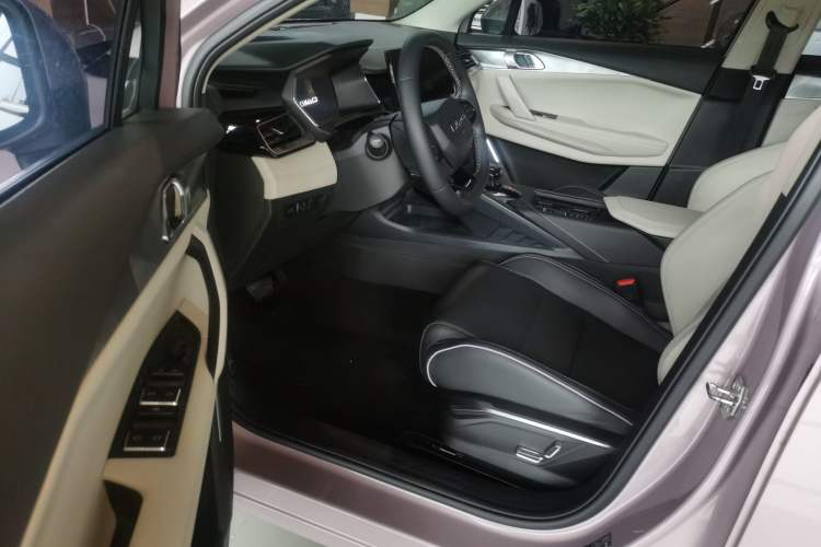Used Lynk & Co 06 EM-P 2023 1.5T Remix PHEV Shero Left Front Seat